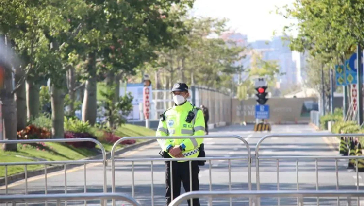 深馬本周日燃情開跑！當天口岸通關(guān)請注意→