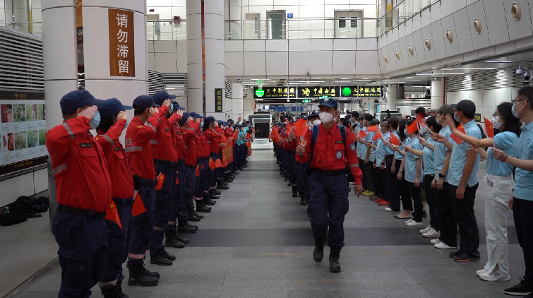 有片 | 馳援土耳其勇士回家！深圳市公益救援隊平安返深