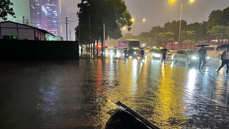 廣東暴雨紅色預(yù)警增至60個 廣州深圳珠海等多地宣布停課