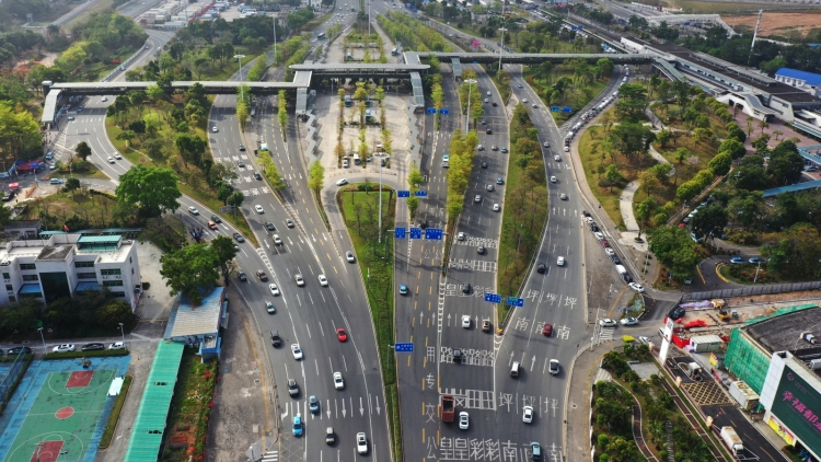 深圳35條公交線路有調(diào)整 今日起執(zhí)行