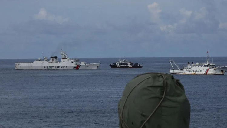 中國(guó)海警局新聞發(fā)言人就菲律賓公務(wù)船非法侵闖黃巖島發(fā)表談話