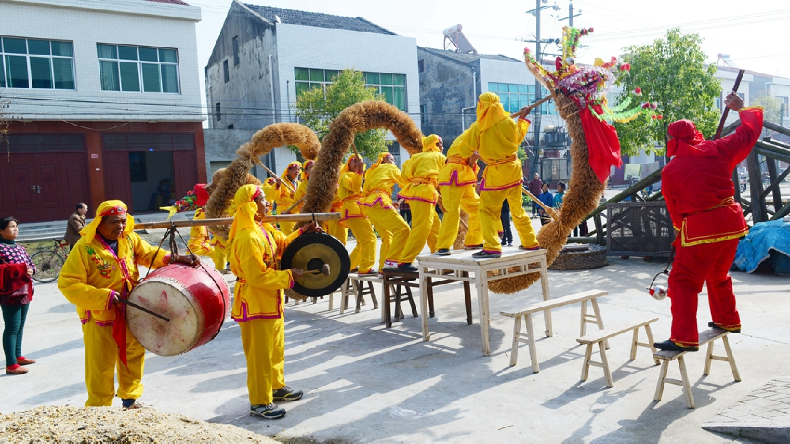 有片丨【過(guò)年到廣東】跟著「舞動(dòng)中國(guó)龍」全國(guó)龍舞大巡遊在惠州鬧元宵