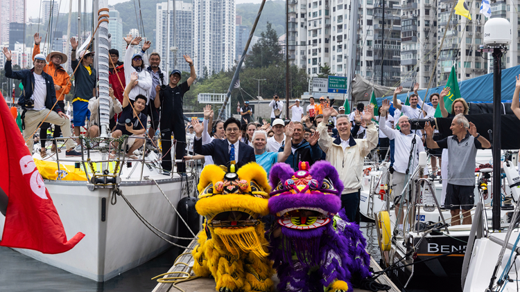 2024中國海帆船賽維港起航 霍啟剛點睛醒獅 祝願參賽船隊一帆風(fēng)順