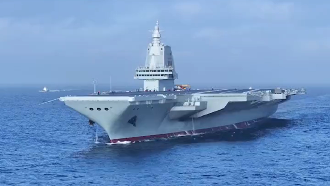 有片丨中國海軍福建艦順利完成首次航行試驗(yàn)