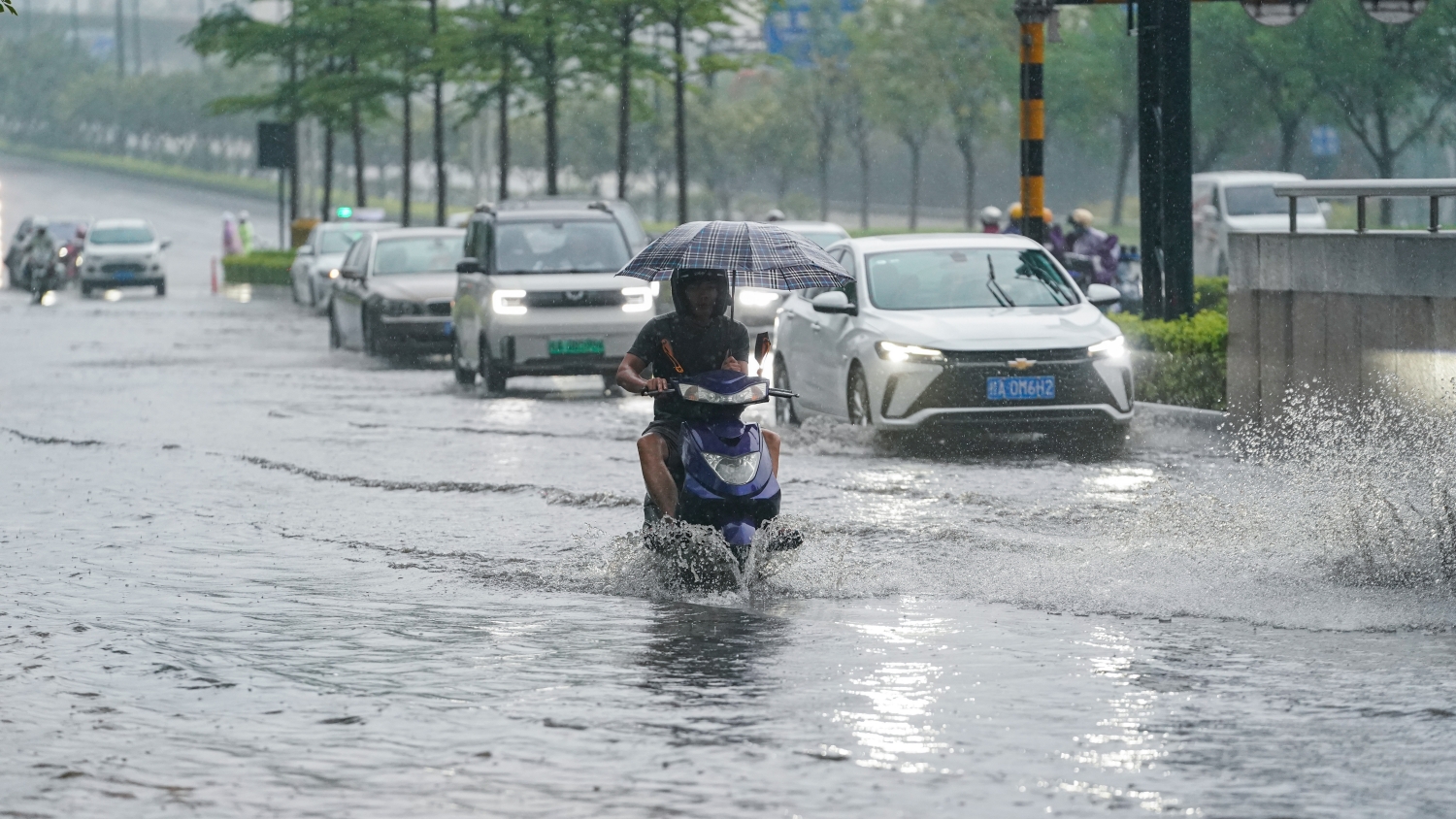 中央氣象臺(tái)發(fā)布暴雨藍(lán)色預(yù)警 貴州東部有大暴雨