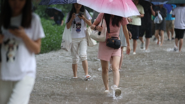 深圳市擴展分區(qū)暴雨黃色預(yù)警信號