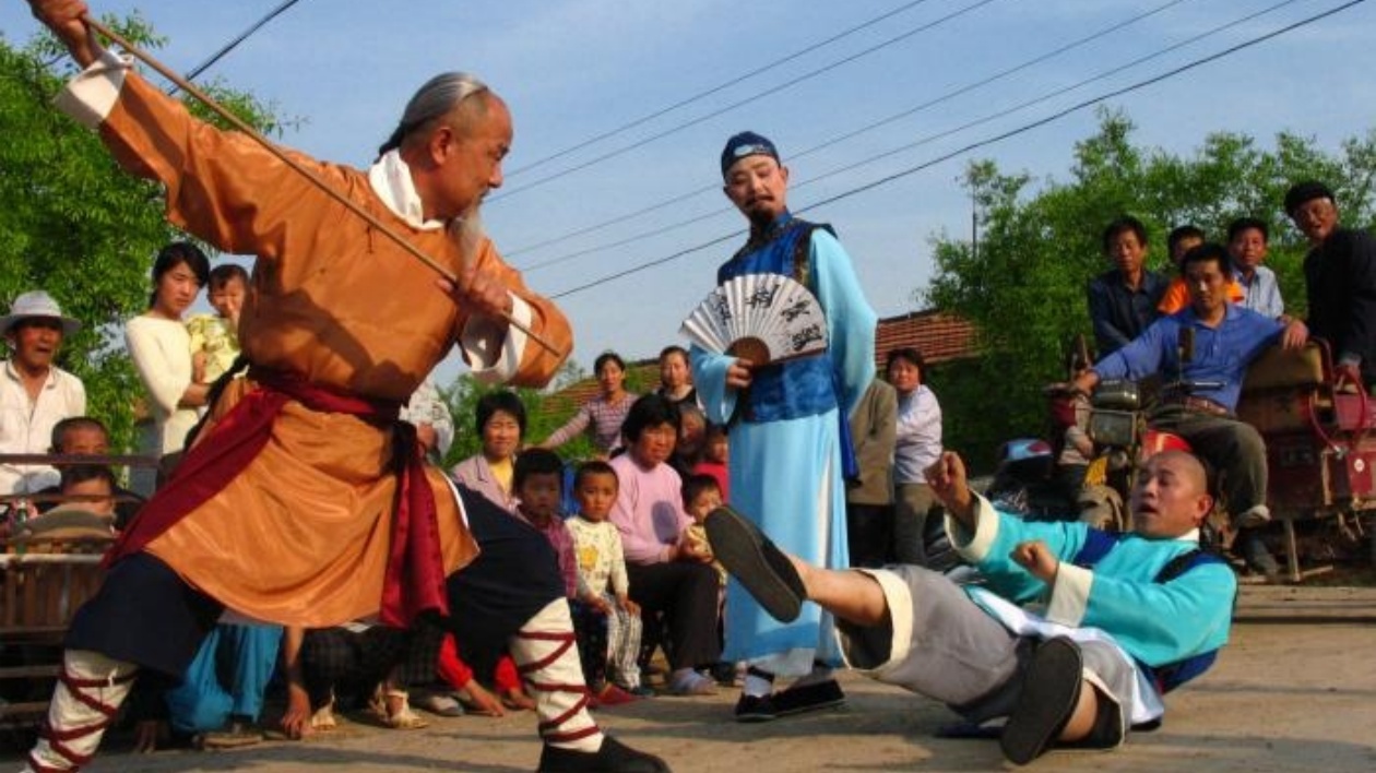 首部小劇場(chǎng)漁鼓戲《今夕何夕》緣何受邀「出?！?地方戲+小劇場(chǎng) 棗鄉(xiāng)戲曲的破圈密碼