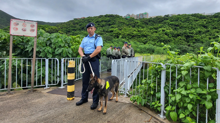 將軍澳警區(qū)進行反爆竊演習 提升村民防罪意識