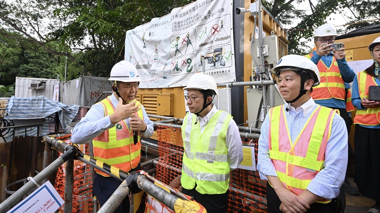 孫玉菡視察密閉空間工作地盤 籲東主及承建商做足安全措施及加強(qiáng)監(jiān)督