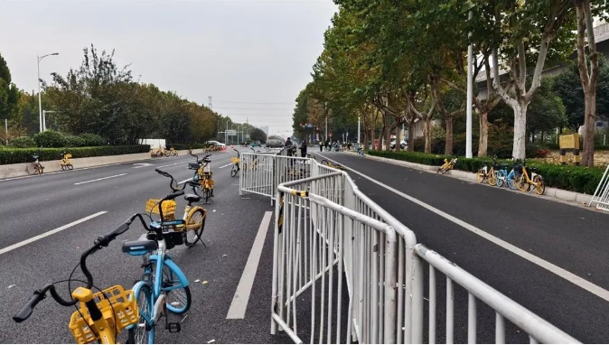 有片丨鄭州大學(xué)生深夜跨城騎行引關(guān)注 三大單車平臺發(fā)聲