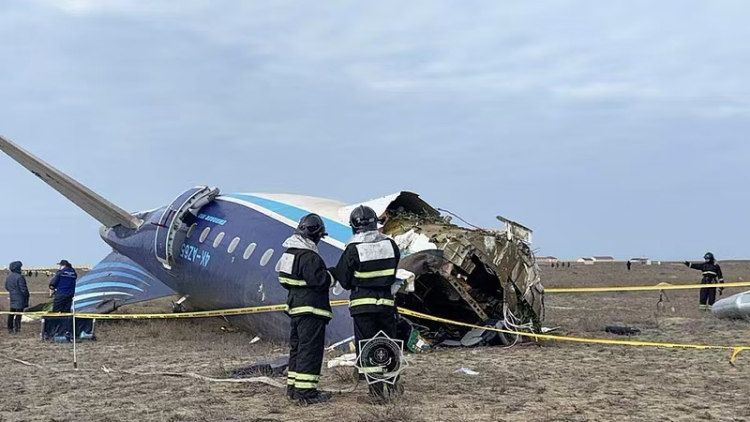 追蹤報道 | 阿塞拜疆航空公司： 初步確認墜機原因是「外部物理和技術(shù)干擾」