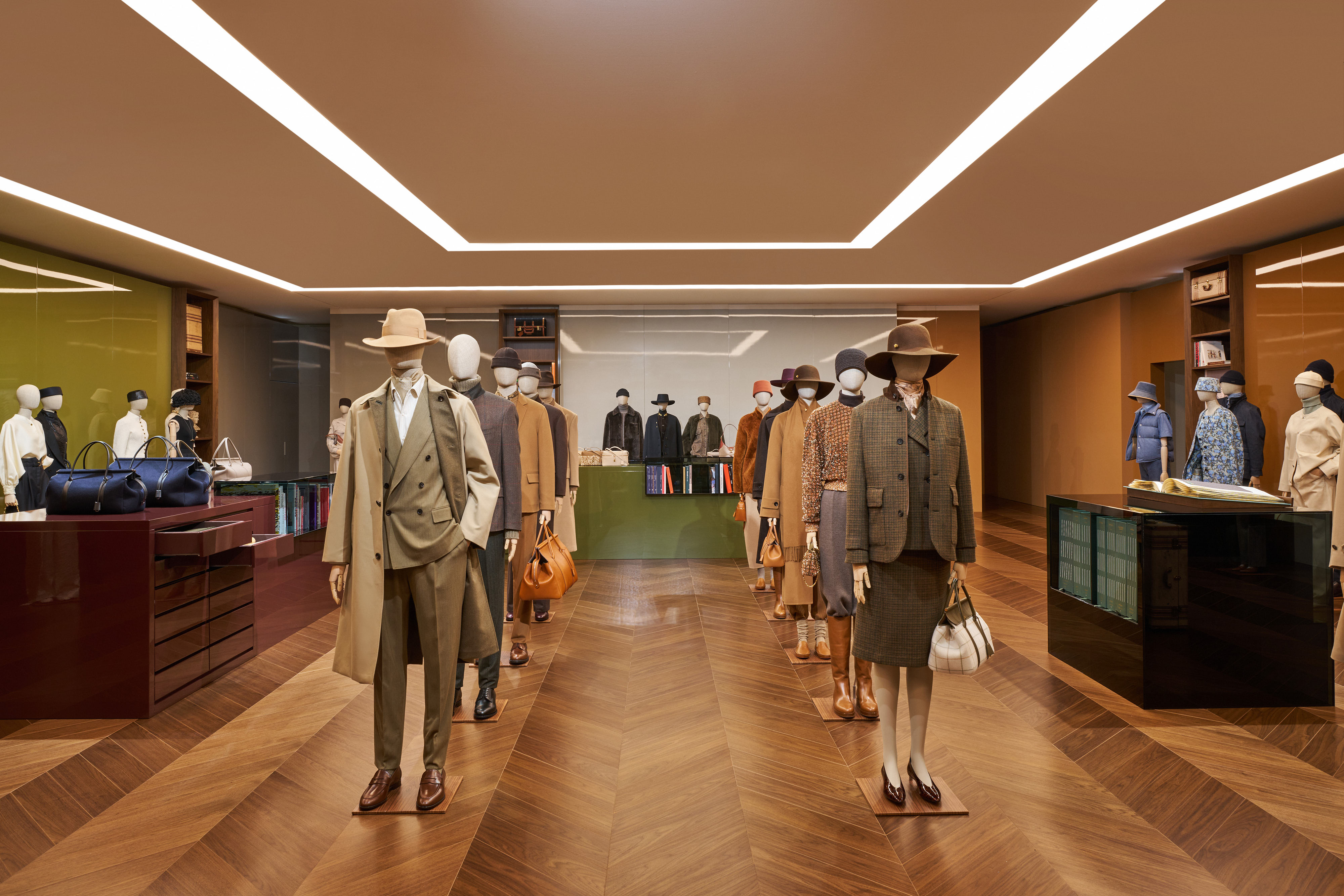 Loro Piana_Fall Winter 2024-2025_Collection Presentation_Set Up (4).jpg