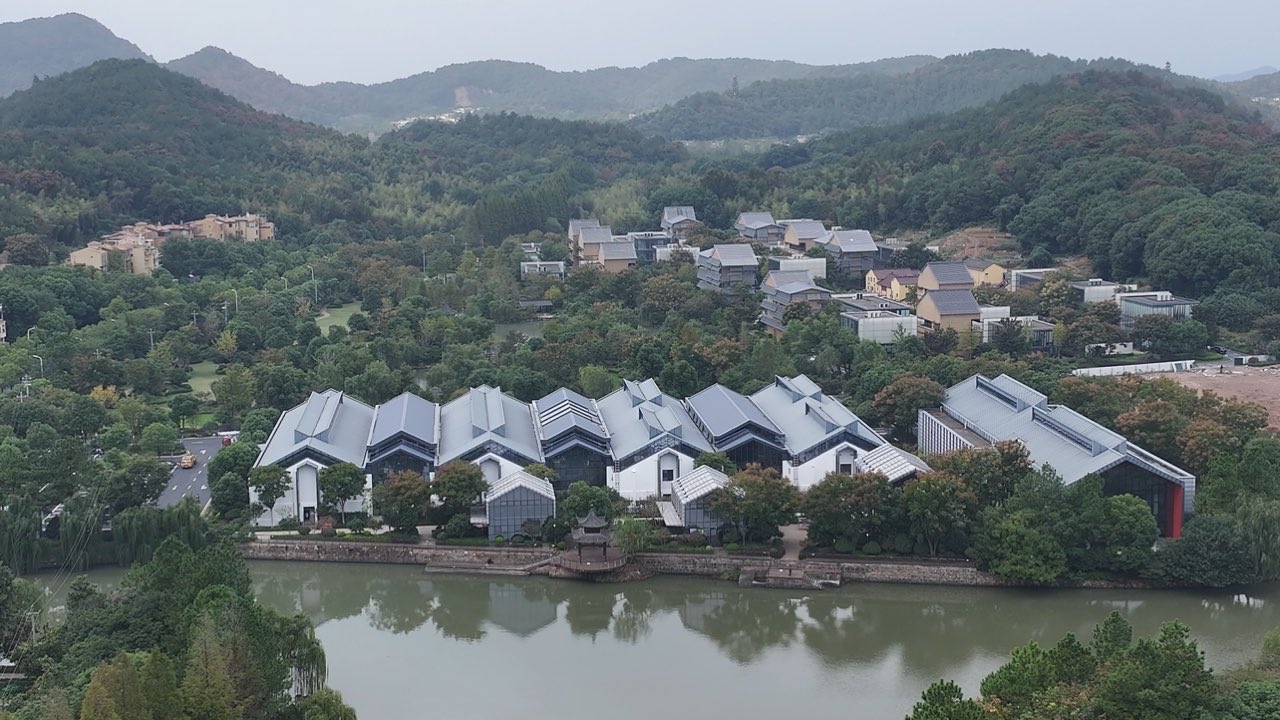 圖1圖説：「中國(guó)歷代繪畫(huà)大系」典藏館（圖源：余杭區(qū)融媒體中心）.jpg