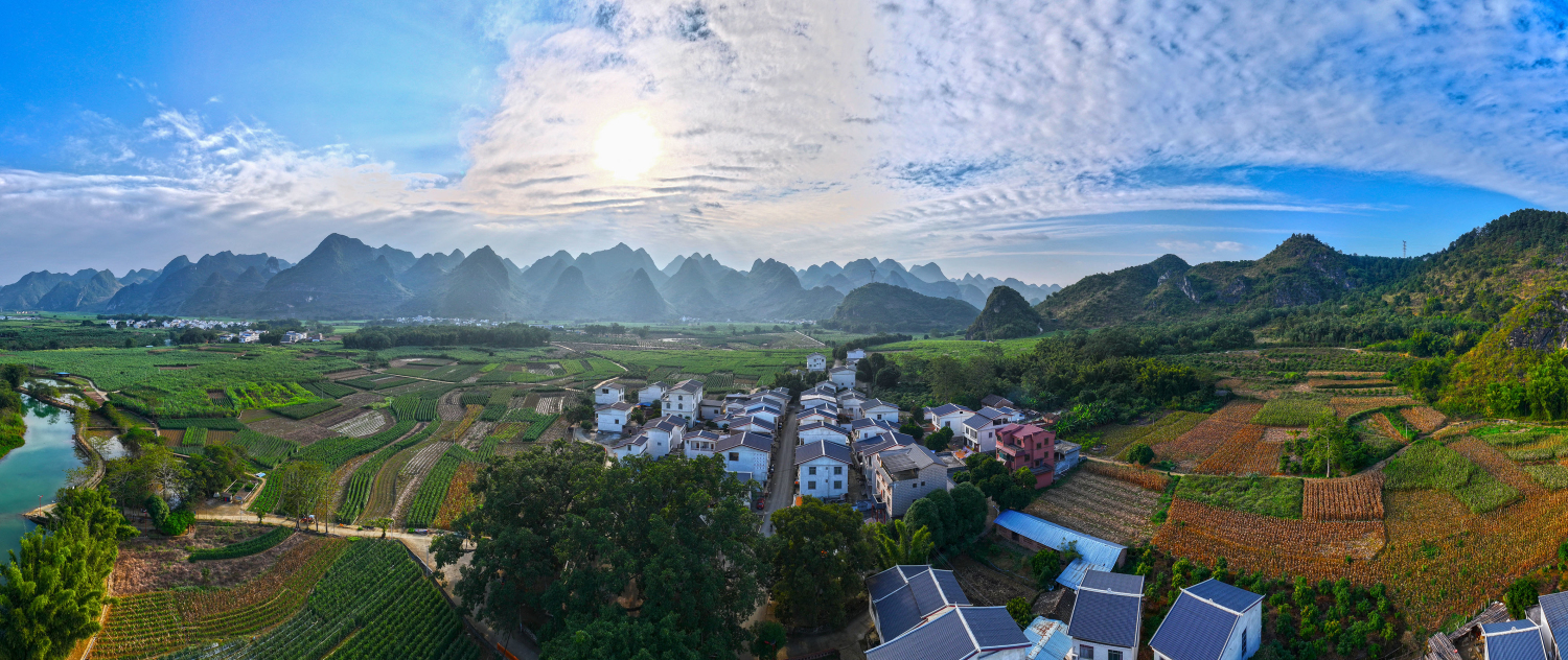 2、田陽(yáng)區(qū)那滿鎮(zhèn)新立村（喻湘泉 攝）.jpg