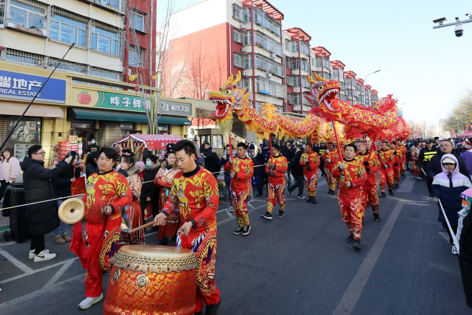 圖片2：開幕式在充滿濃濃民俗味兒的表演中熱鬧開場.jpg